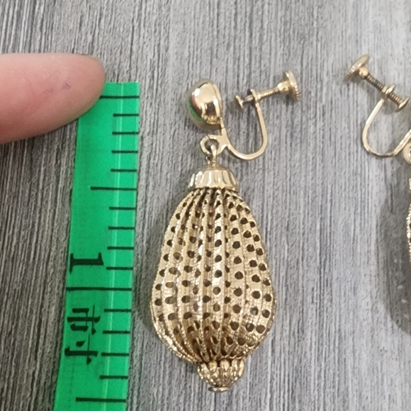 Elegant Gold-Toned Earrings - Picture 2 of 3